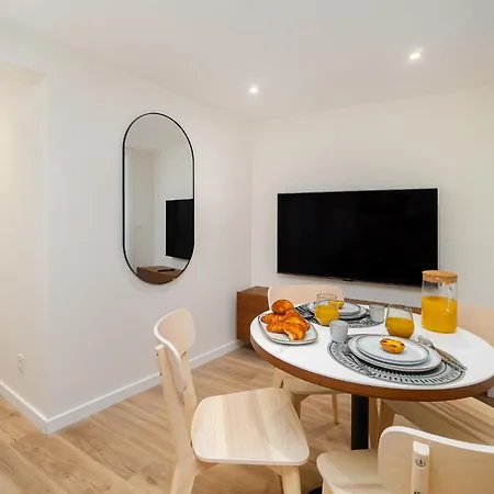 Whome Old Town Flat With A Modern Touch *