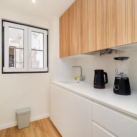 Whome Old Town Flat With A Modern Touch Lizbona