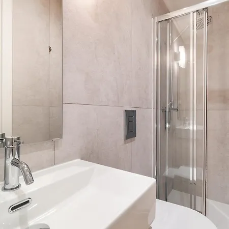 Whome Old Town Flat With A Modern Touch Apartament