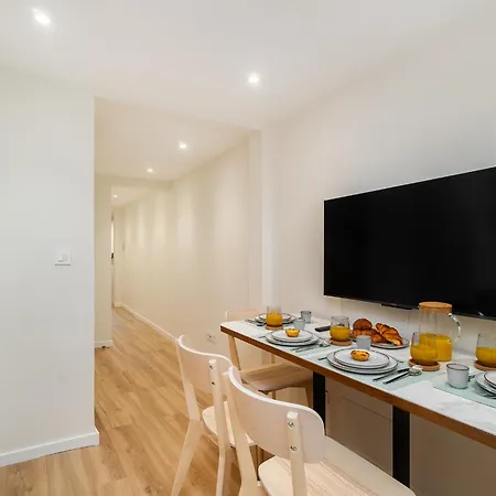 Whome Old Town Flat With A Modern Touch Apartmán