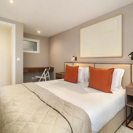 Whome Old Town Flat With A Modern Touch