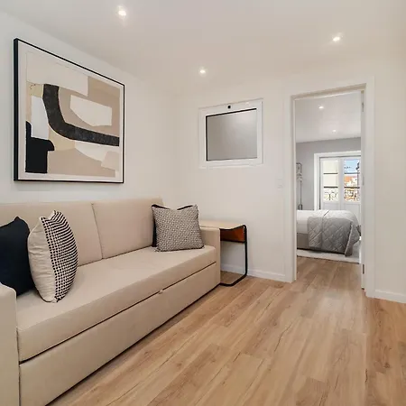 Whome Old Town Flat With A Modern Touch