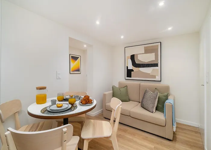 Whome Old Town Flat With A Modern Touch