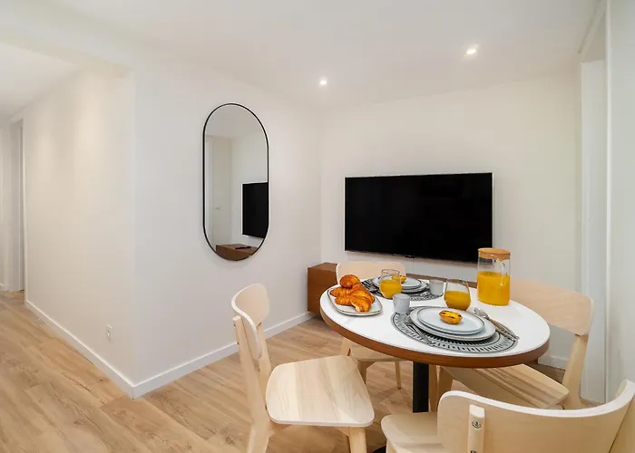 Whome Old Town Flat With A Modern Touch *