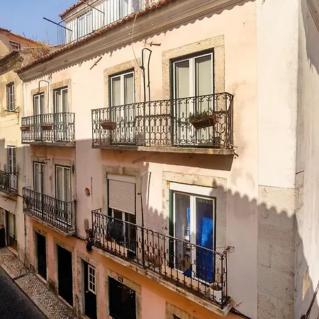 Whome Old Town Flat With A Modern Touch * Lissabon